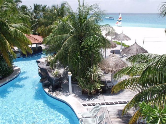 LAGUNA MALDIVES BEACH RESORT 5* (- )