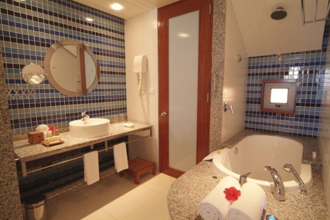 LE MERIDIEN BARBARONS 4*