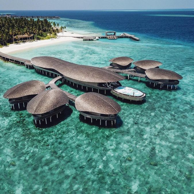    The St. Regis Maldives Vommuli Resort 5*  -