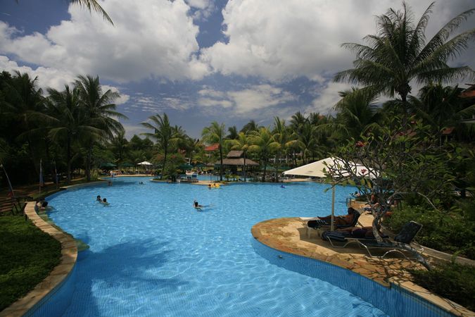   Bintan Lagoon Resort 4* -   