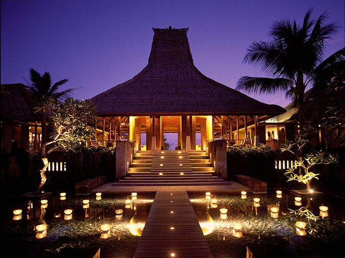   Kamandalu Resort & Spa 5*  -   