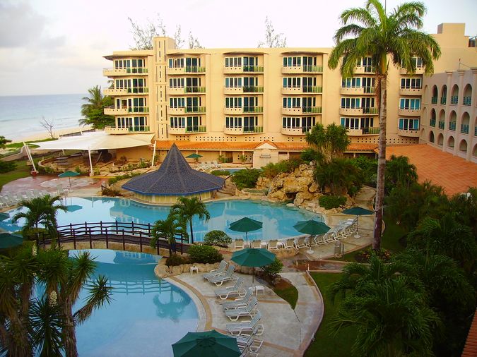   Accra Beach Hotel Resort 4* -   