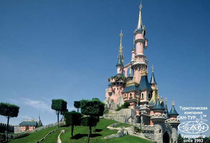   Dream Castle Hotel at Disneyland Paris 