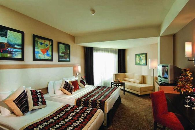   Long Beach Resort Hotel Spa 5* 