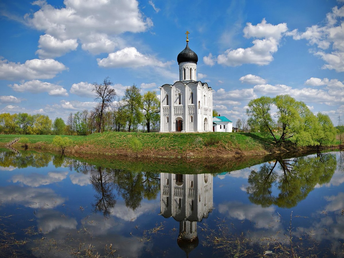 Church of the Intercession on the Nerl: an amazing combination of natural and man-made Church of the Intercession on the Nerl: an amazing combination of natural and man-made