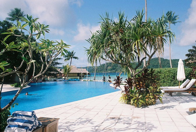     -  Bora Bora Lagoon Resort Spa 5*