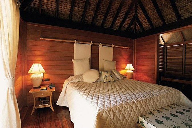     -  Bora Bora Lagoon Resort Spa 5*